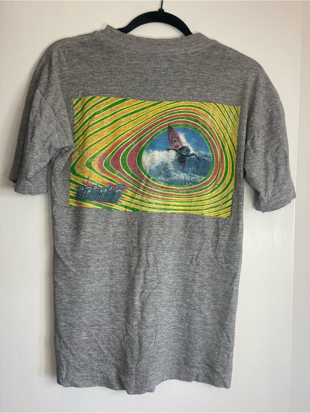 GOTCHA 90s short-sleeve surfing graphic tee